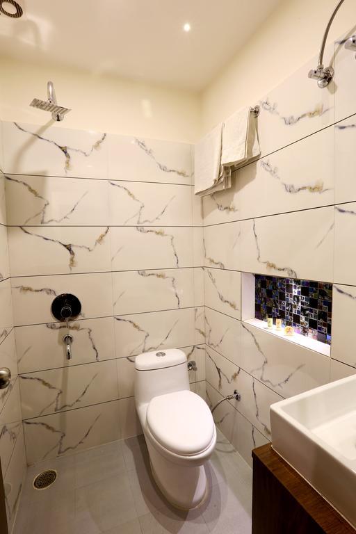Hotel Rk Grande Ludhiana Bagian luar foto