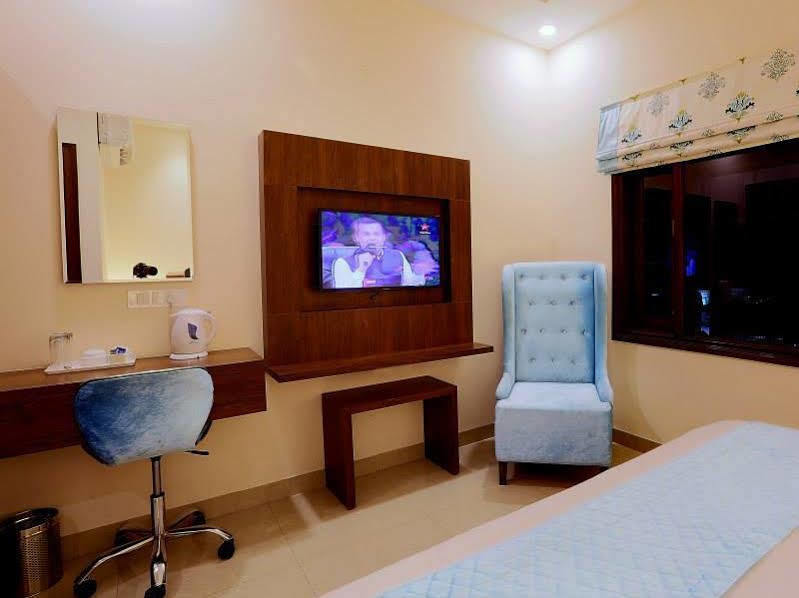Hotel Rk Grande Ludhiana Bagian luar foto
